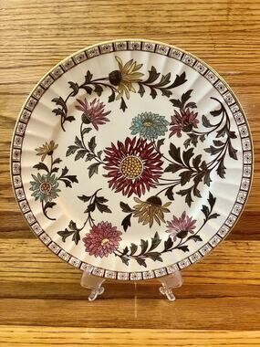 Vintage Japanese Floral Dinner Plate 9.5” Chrysanthemum Flowers Gold Trim